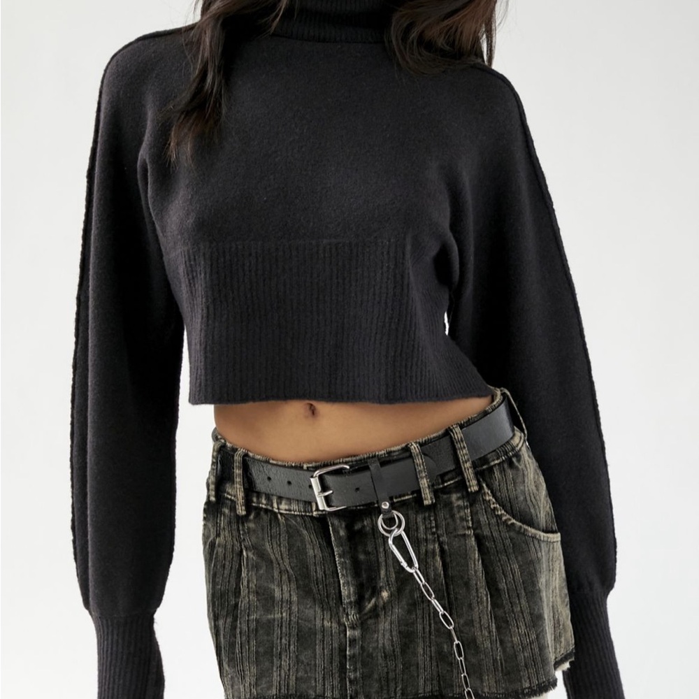Black cropped turtle neck sweater